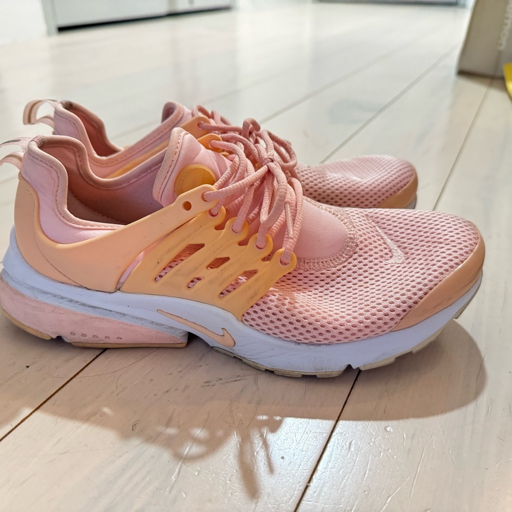 Nike Women's Pink Presto Sneakers